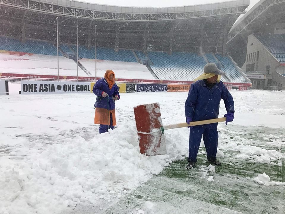 Sân Thường Châu đang ngập trong tuyết, nhưng AFC chưa hoãn trận chung kết U23 Việt Nam- U23 Uzbekistan