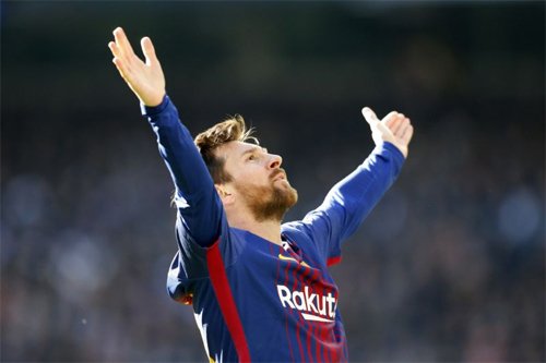 Messi chia vui sau khi ghi bàn trong trận El Clasico. 