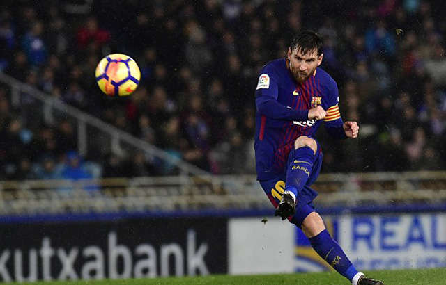 Messi lập siêu phẩm đá phạt mang về bàn ấn định tỷ số 4-2