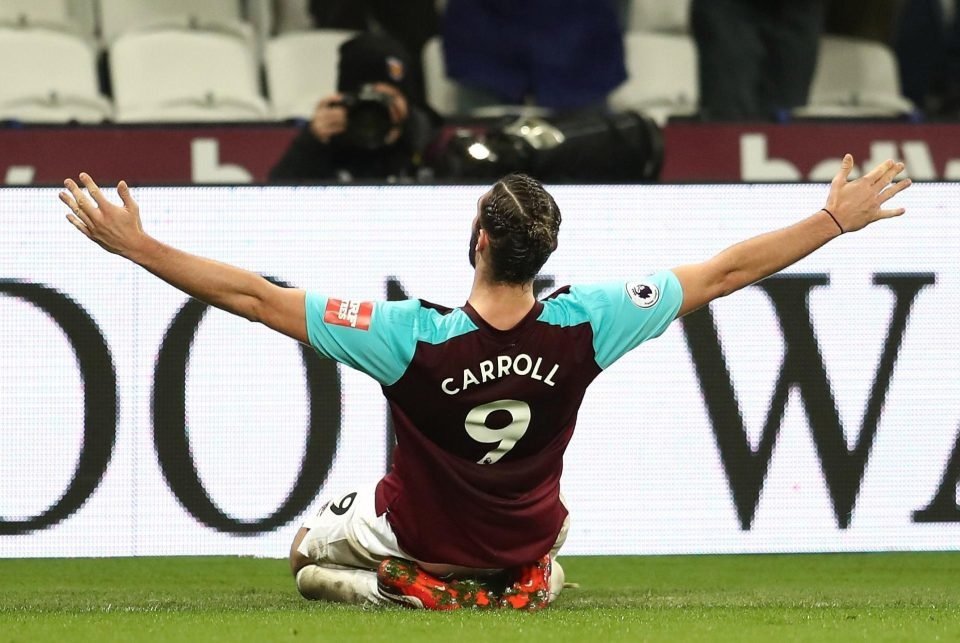 Conte rất kết Andy Carroll