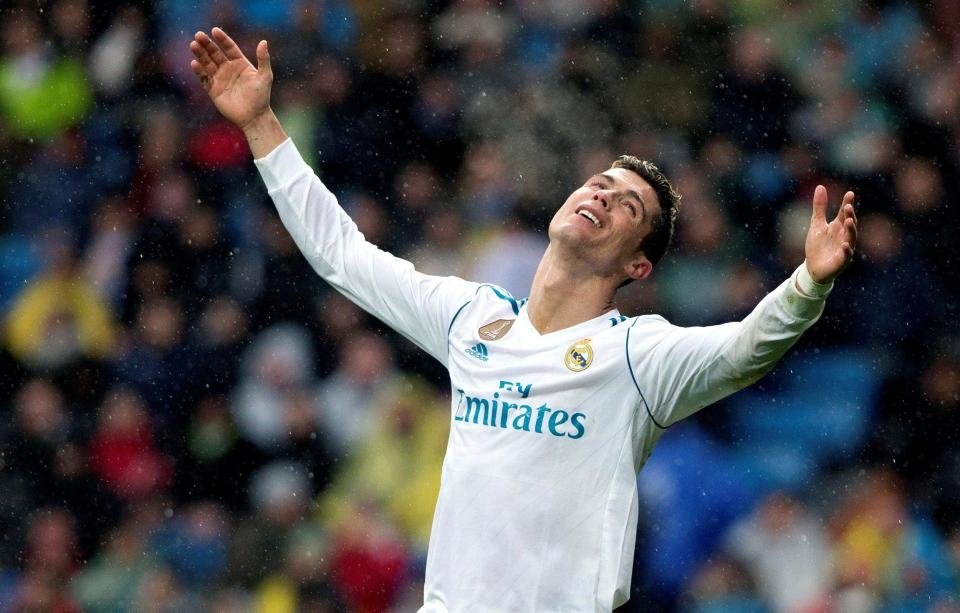 Ronaldo thất vọng với các sếp Real