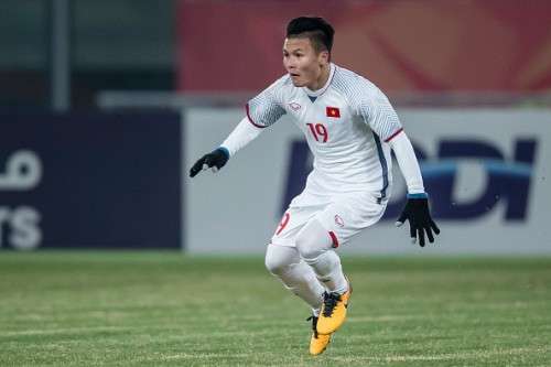 Quang Hải gỡ hòa 1-1 cho Việt Nam.