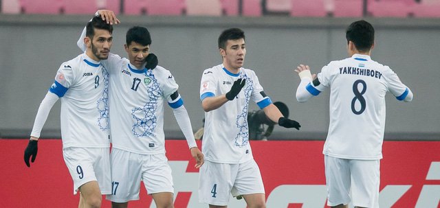 Uzbekistan giành vé đầu tiên vào bán kết