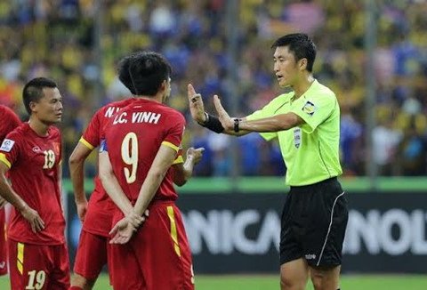 Trọng tài Ma Ning từng bắt trận bán kết lượt đi AFF Cup 2014 giữa đội tuyển Việt Nam và đội tuyển Malaysia.