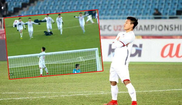 Văn Thanh ăn mừng kiểu rất ngạo nghễ sau khi cùng U23 Việt Nam giành vé vào chung kết