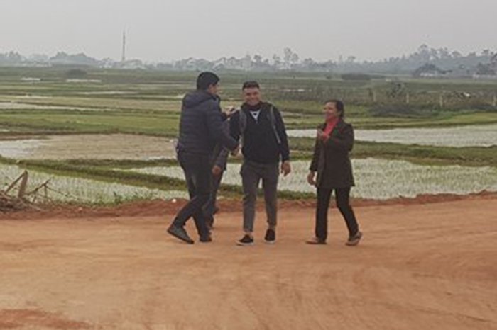 Bố mẹ đón người hùng của U23 Việt Nam khi anh về quê
