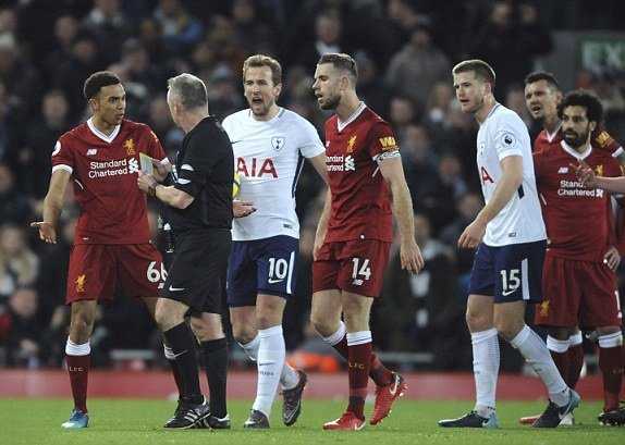 Liverpool hòa kịch tính với Tottenham theo kịch bản không tưởng