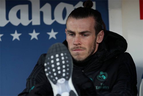Bale đang phải làm quen dần với băng ghế dự bị. 