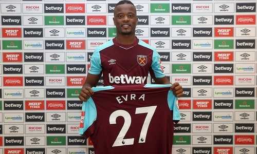 Patrice Evra trở lại Ngoại hạng Anh để gia nhập West Ham