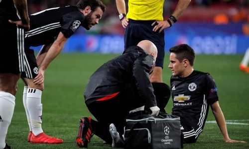 HLV Mourinho ngầm trách đội ngũ bác sĩ vì chấn thương của Herrera