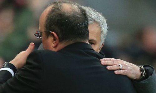 Mourinho chịu thua đồng nghiệp Benitez. 