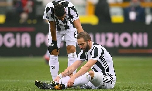 Juventus sẽ gặp rắc rối lớn nếu Higuain chấn thương nặng
