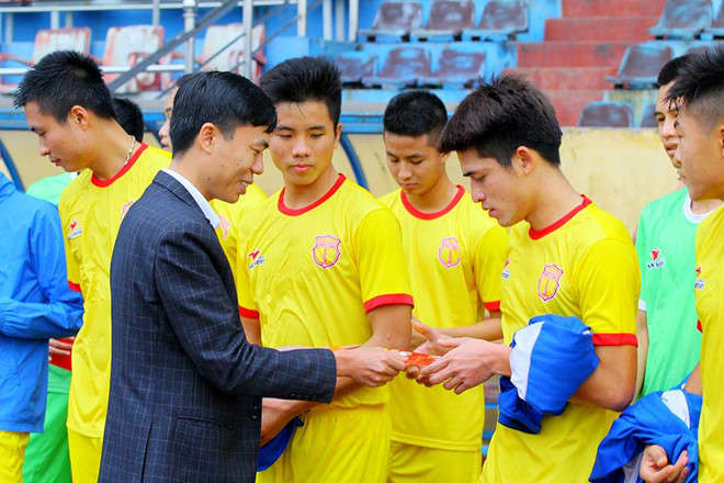 CLB Nam Định trở lại V-League sau 7 năm