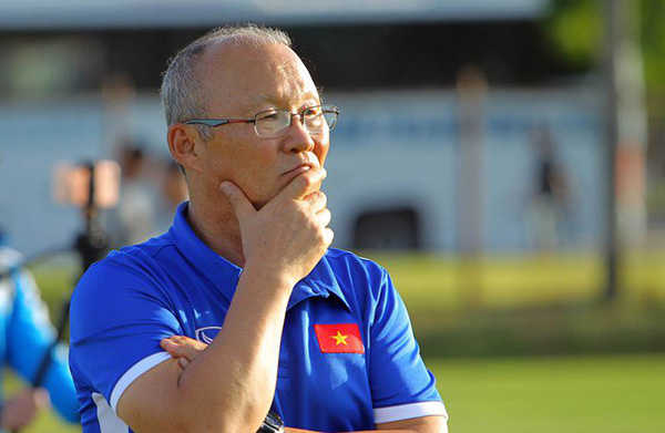 Báo Hàn Quốc nói gì về triển vọng phát triển của bóng đá Việt?
