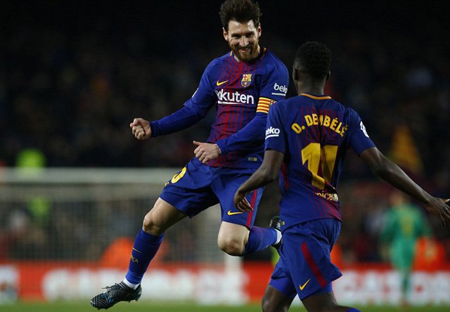 ... rồi đến Messi thay nhau lập cú đúp giúp Barca ngược dòng thắng 4-1 trước khi hết hiệp 1