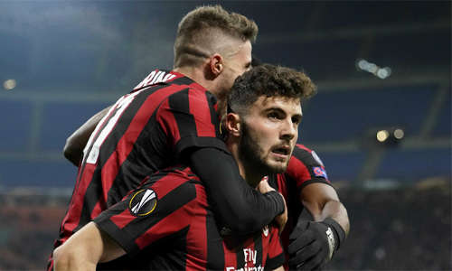 Milan được an ủi khi tiến thêm một vòng nữa ở Europa League.