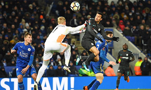 Pedro trong pha đánh đầu ghi bàn quyết định thắng lợi 2-1 cho đội khách Chelsea. 
