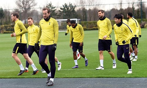 Các cầu thủ Tottenham tập luyện trước trận đấu với Juventus.