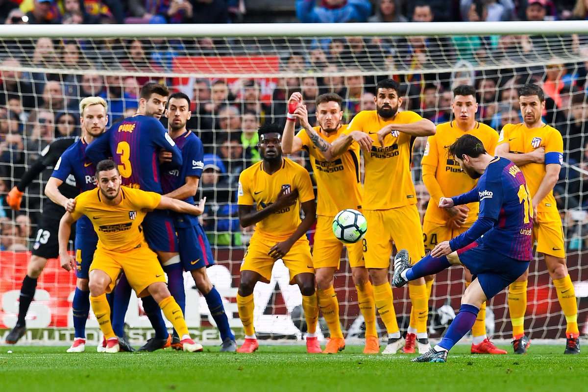 Messi lập kỷ lục ghi bàn từ phạt trực tiếp trận thứ 3 liên tiếp