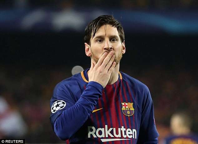 Messi từng phải tiêm hormone vào mỗi tối khi còn là đứa trẻ