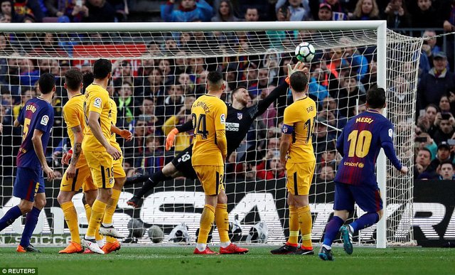 Messi lập siêu phẩm đá phạt giúp Barcelona giành chiến thắng trước Atletico Madrid