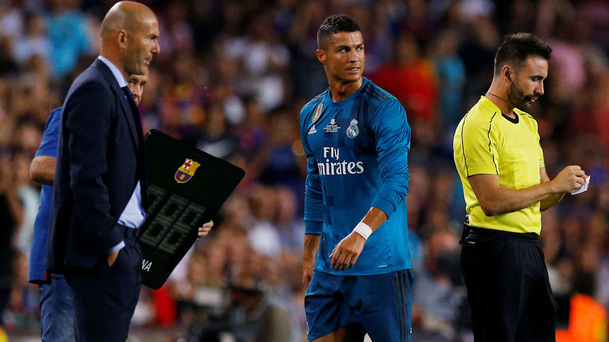 Ronaldo muốn HLV Zidane phải xếp đội hình theo ý mình