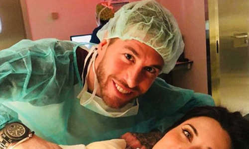 Sergio Ramos đón cậu con trai thứ ba vừa chào đời