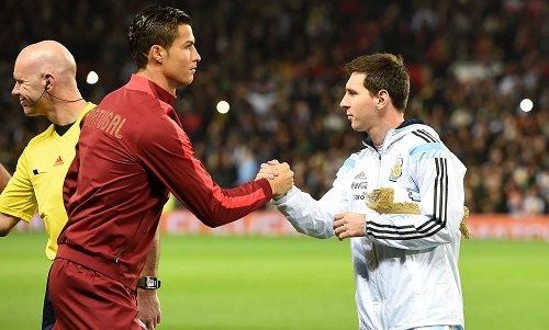 Cuộc chiến giữa Messi và Ronaldo kéo dài trong một thập kỷ qua. 