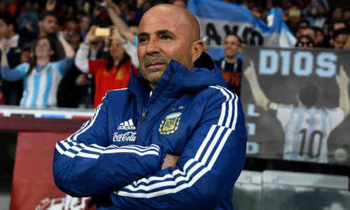 HLV Sampaoli mong NHM ngừng chỉ trích Argentina sau trận thua 1-6 trước Tây Ban Nha
