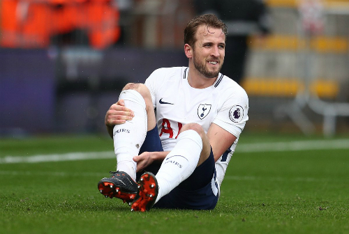 Chấn thương của Kane khiến Tottenham và tuyển Anh lo lắng. 