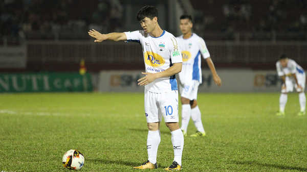 Phan Văn Đức và Hà Đức Chinh là 2 trong số các cầu thủ U23 Việt Nam gây ấn tượng mạnh nhất ở V-League 2018