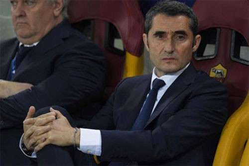 HLV Valverde hứng chịu nhiều sức ép sau trận thua trước AS Roma