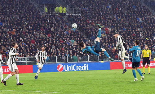 Ronaldo tỏa sáng trong thời điểm quyết định trận tứ kết lượt đi