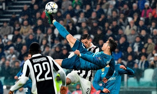 Ronaldo ghi nhiều bàn thắng hơn Juventus ở tứ kết Champions League. 