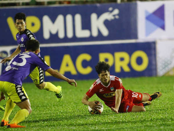 Quang Hải, Công Phượng ghi bàn trong trận cầu đầy kịch tính giữa HAGL vs Hà Nội