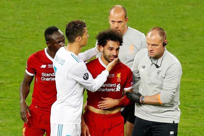 Salah dính chấn thương nghiêm trọng, nguy cơ lỡ hẹn World Cup 2018