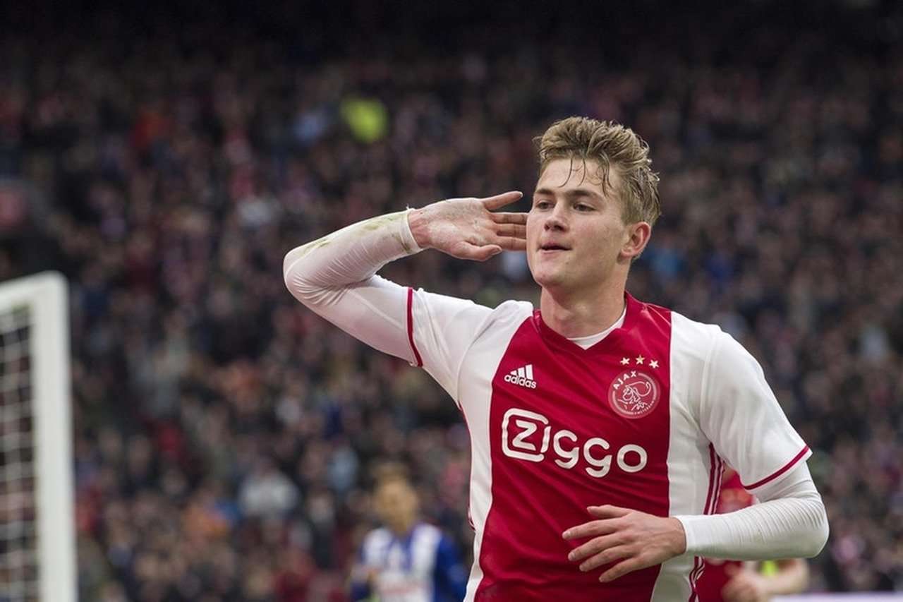 Man City vung tiền, muốn có De Ligt