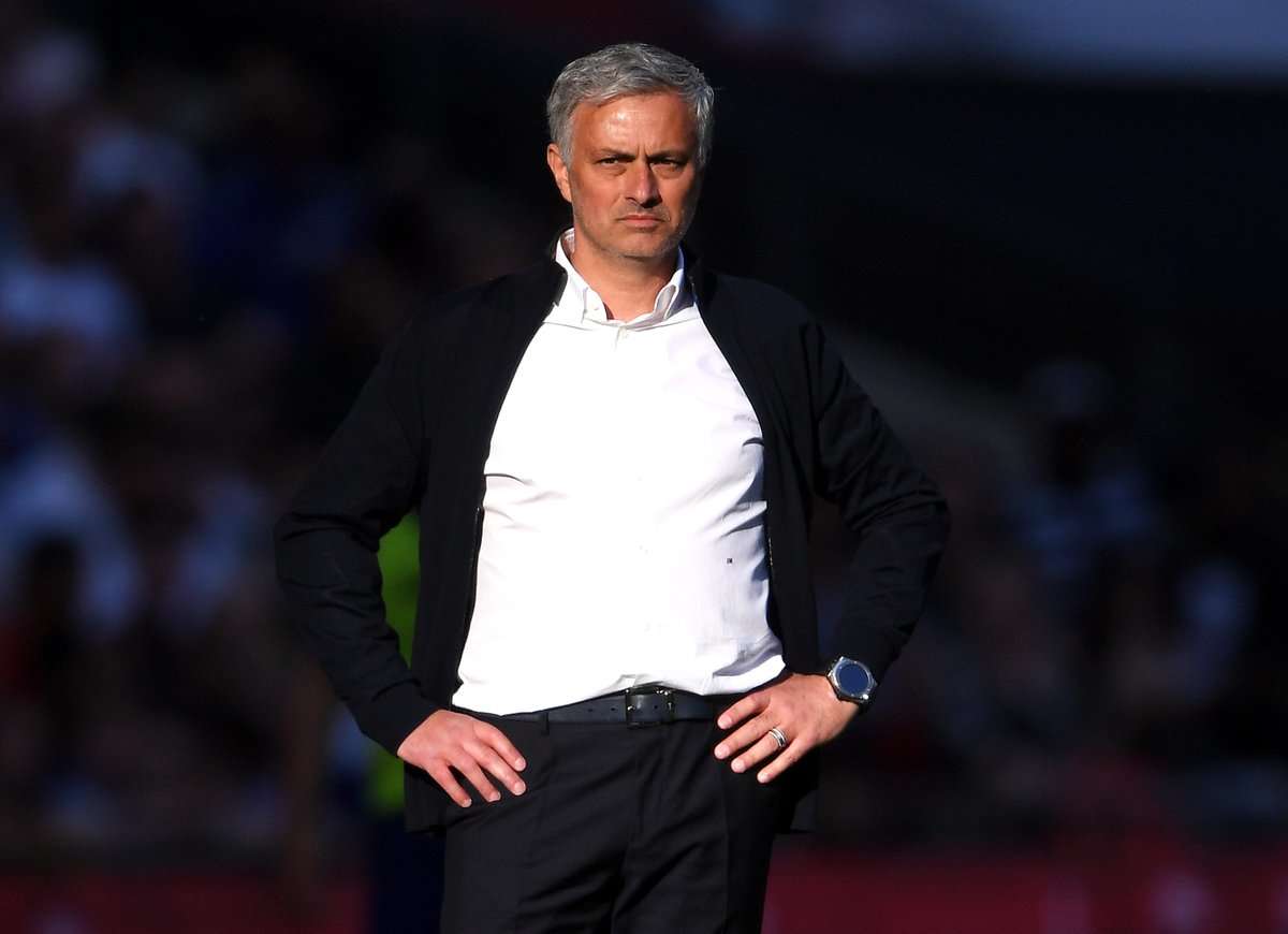 Mùa thứ hai của Mourinho ở MU là thất bại nặng nề, 2 lần trở thành á quân
