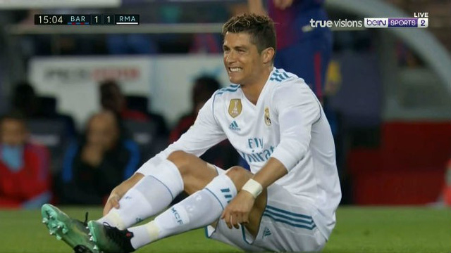 C.Ronaldo dính chấn thương trong trận đấu với Barcelona