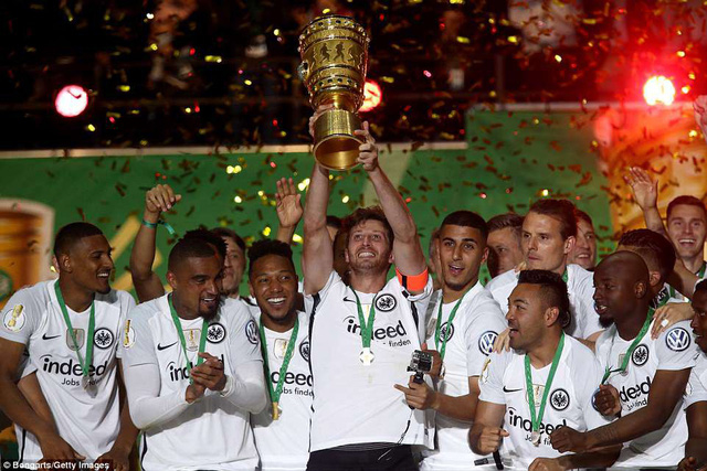 Frankfurt giành chức vô địch cúp quốc gia Đức sau chiến thắng trước Bayern Munich