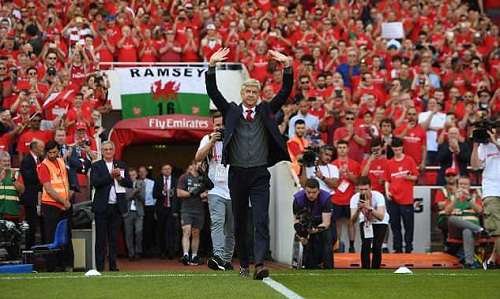 Wenger được Arsenal và CĐV tri ân trong trận cuối trên sân nhà