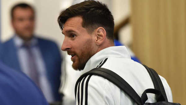 Messi: "Real đã đứng đằng sau tấn công tôi"