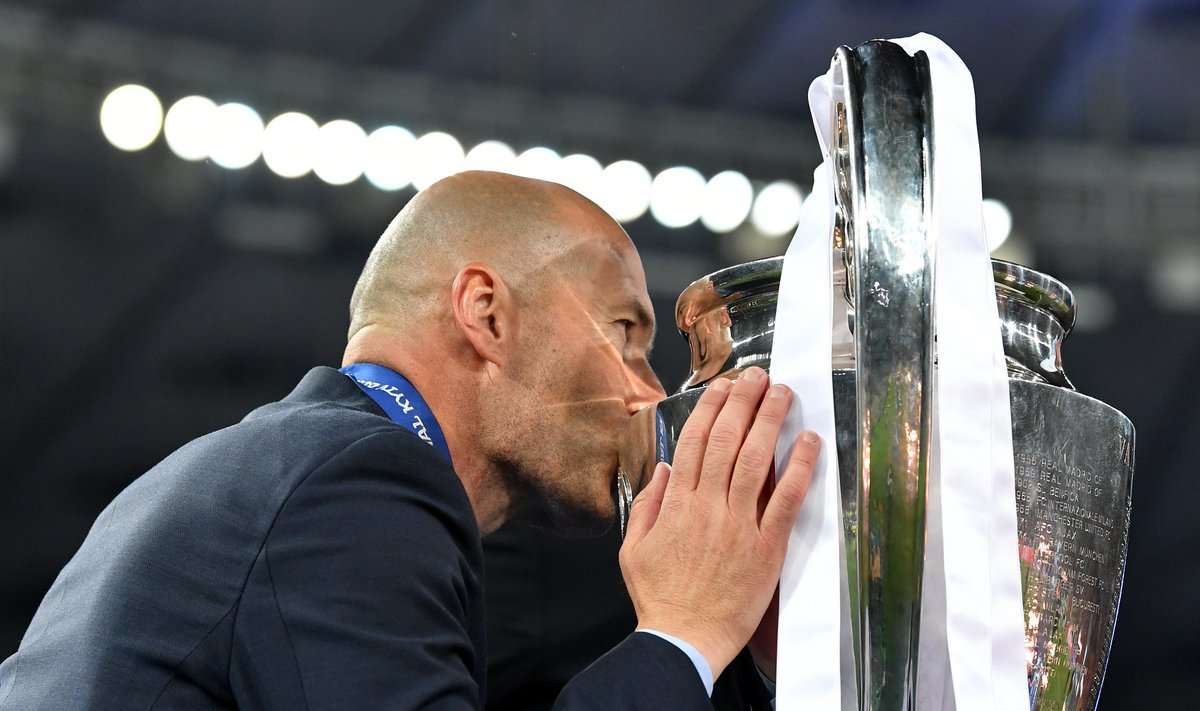 Zidane chia tay trên đỉnh cao, với 3 danh hiệu Champions League