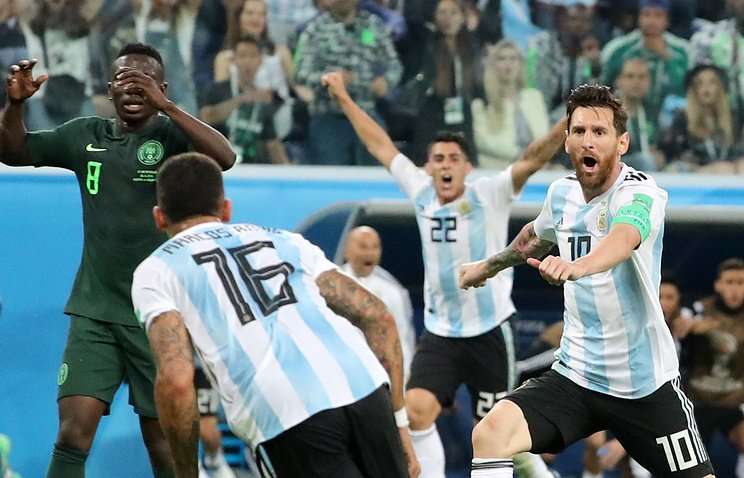 Sau cơn mê bí ẩn, Messi thức dậy huy hoàng, đặt dấu sự sống cho Argentina...