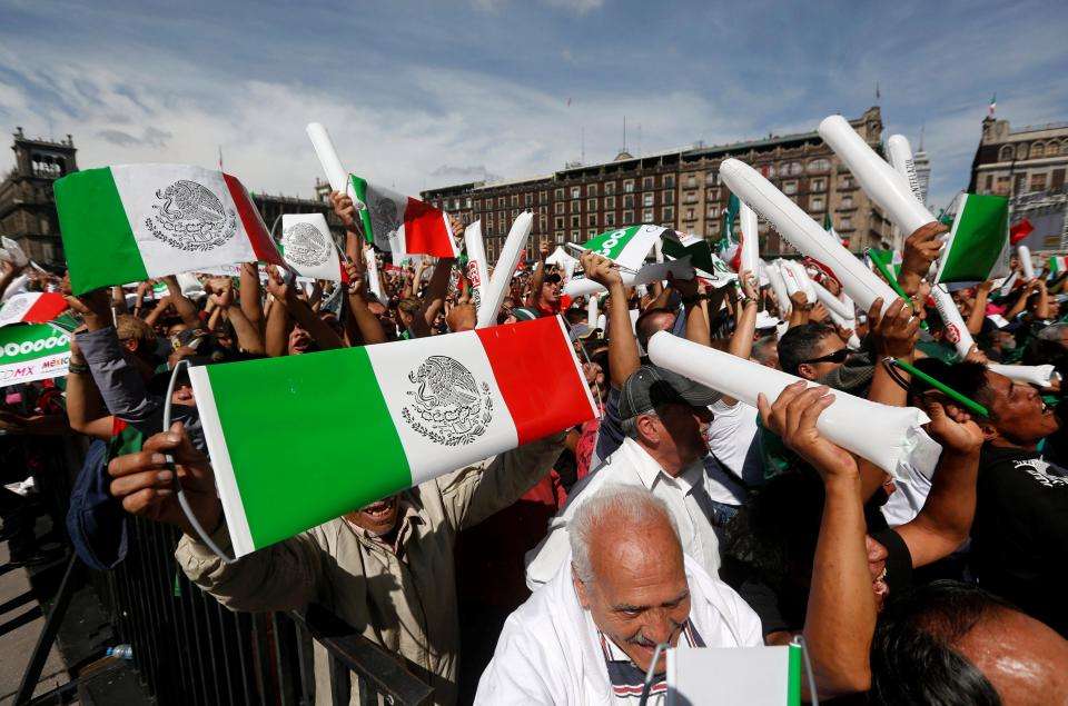 Người hâm mộ tạo nên 2 cơn dư chấn ở Mexico City