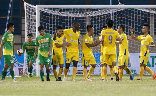 Vượt qua Cần Thơ, Khánh Hòa đứng thứ 3 V-League