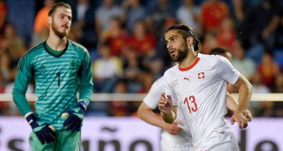 Tình huống bắt bóng không dính của De Gea ở phút 62 tạo cơ hội để Rodriguez gỡ hòa cho Thụy Sỹ
