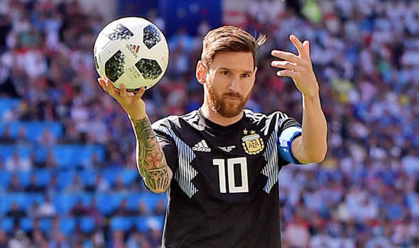 Messi nhận trách nhiệm về mình sau khi đá hỏng quả phạt đền trước Iceland
