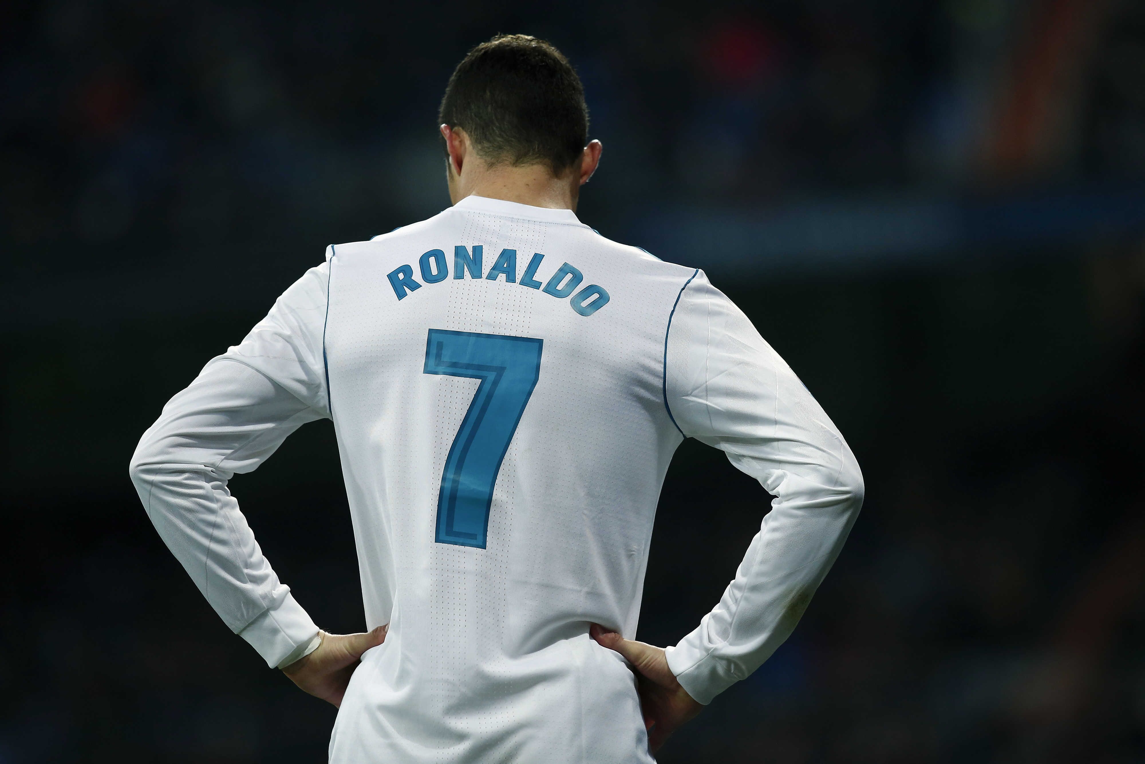 Ronaldo sẽ không thay đổi quyết định rời Real Madrid. Liverpool muốn có Nabil Fekir
