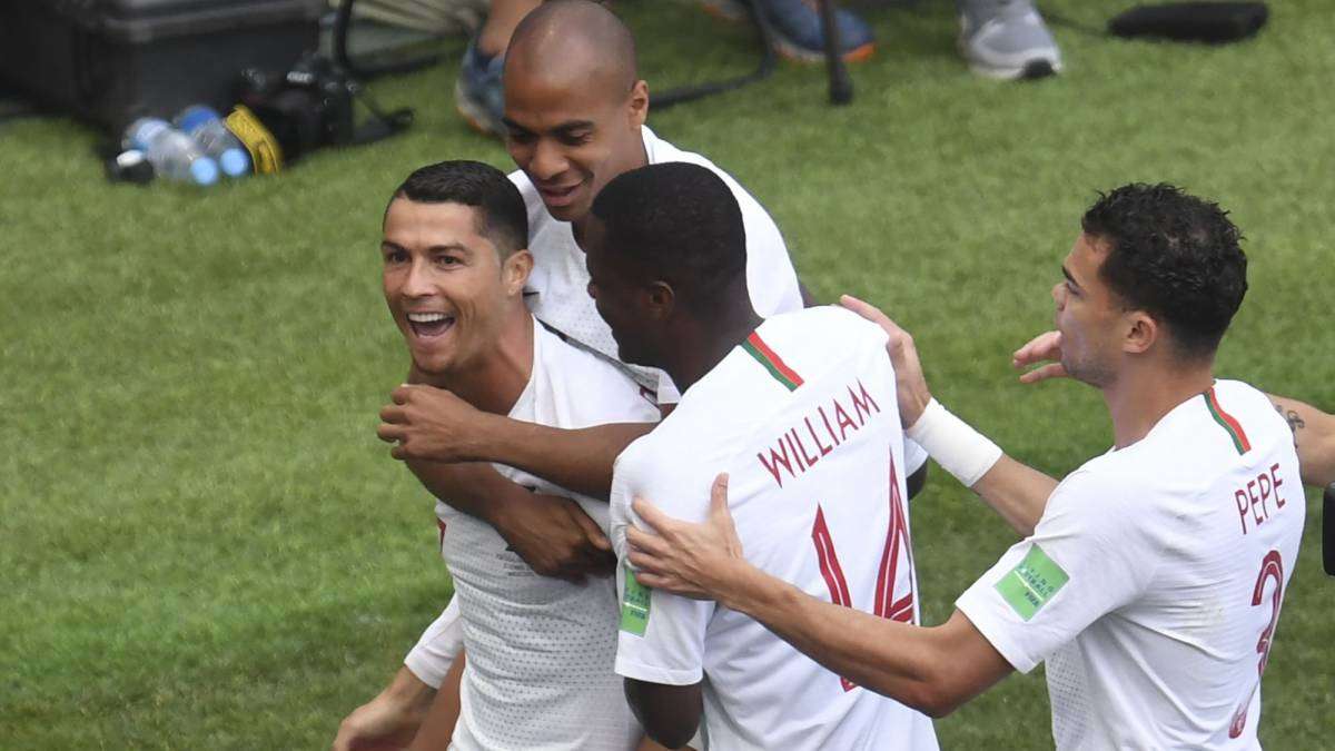 Ronaldo siêu hạng, tiếp tục chơi ấn tượng tại World Cup